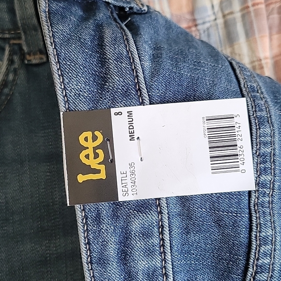 🆕️ Lee Women's Relaxed Fit Straight Leg High Rise Jeans Size 8 Medium - Picture 10 of 10